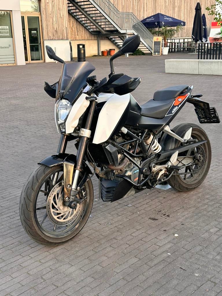 125cc ktm duke full size 2016, Particulier, 11 kW of minder, Sportuitlaat, Handgeschakeld