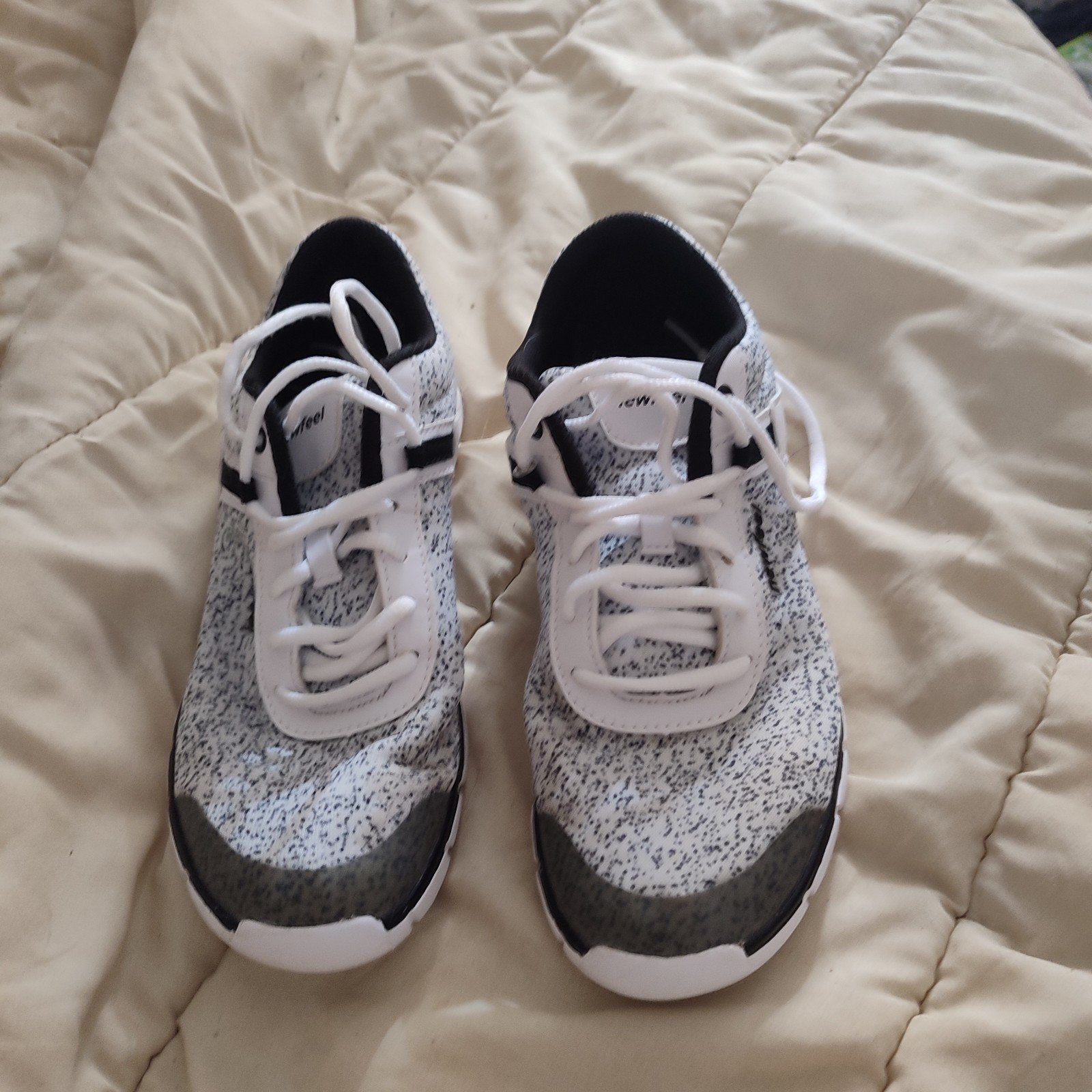 a vendre chaussures femme pointure 40 dans la boîte neug, Enlèvement ou Envoi
