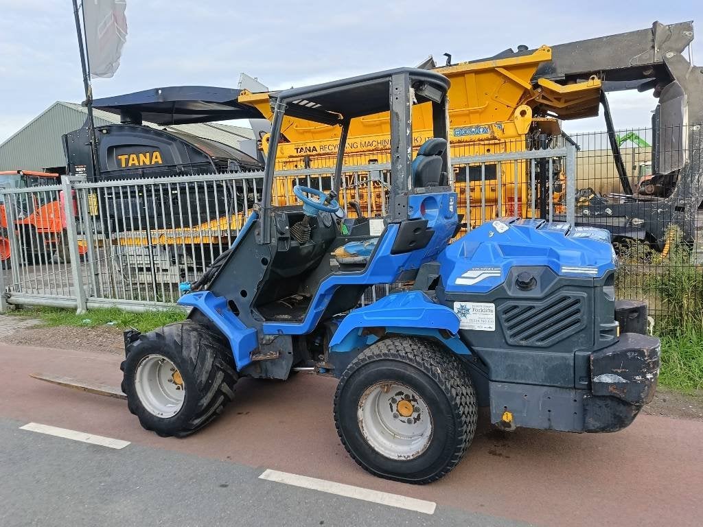 MultiOne 10.8DT minishovel 2140 kg loader lader, Articles professionnels, Chargeuse sur pneus ou Chouleur