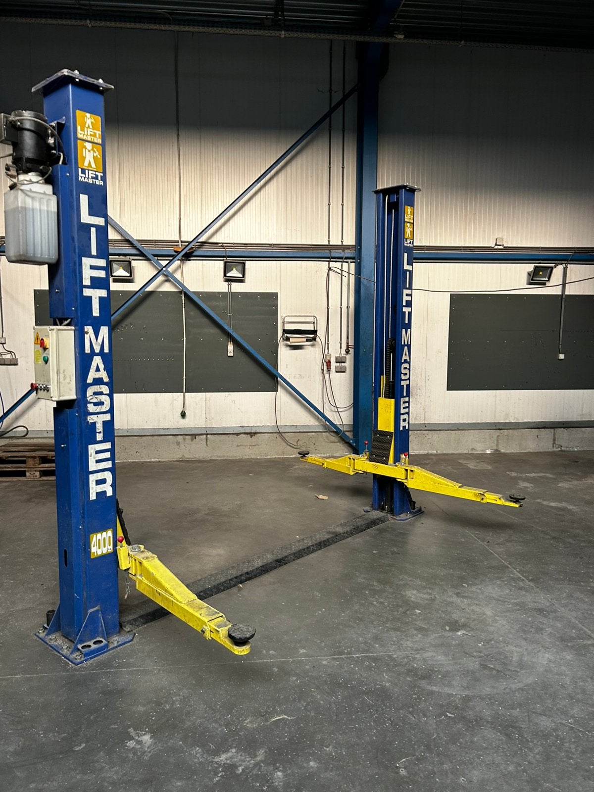 2 palenbrug 4 tons goede staat, reeds gedemonteerd op pallet, Zakelijke goederen, Ophalen