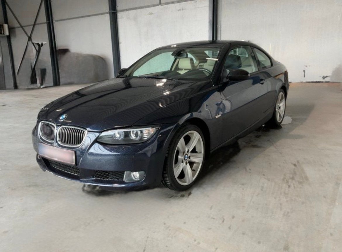 BMW 320i Coupé E90 // AUTOMAAT // LEDER // 9.880€, Automaat, Achterwielaandrijving, Beige, Blauw