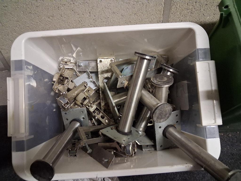 Keukenkast Scharnier en dergelijke alles samen 20 euro., Ophalen, Zo goed als nieuw, Scharnier