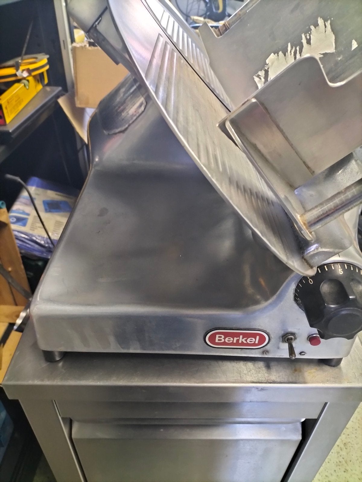 Machine de découpe Bercel, Enlèvement