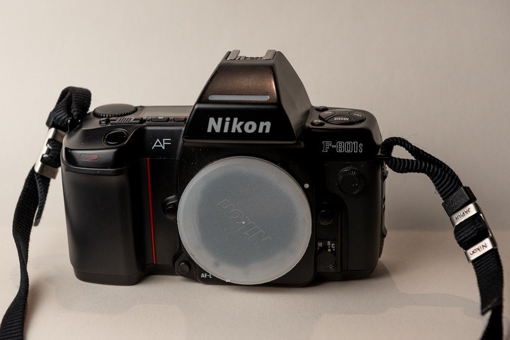 Appareil photo reflex analogique Nikon F-801s (1), TV, Hi-fi & Vidéo, Appareils photo analogiques, Enlèvement, Utilisé, Reflex miroir