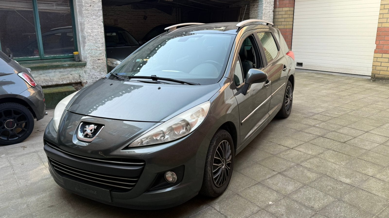 Peugeot 207 Break 1.4i Essence Euro5 2/2011 Cuir Clim Pano, Autos, Cuir, Entreprise, Boîte manuelle, 5 portes