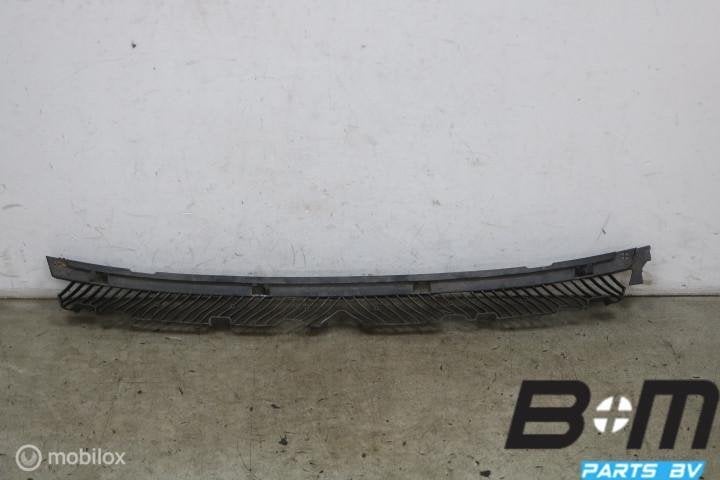Bumpergeleider achter midden VW Passat B8 Var. 3G9807863, Utilisé