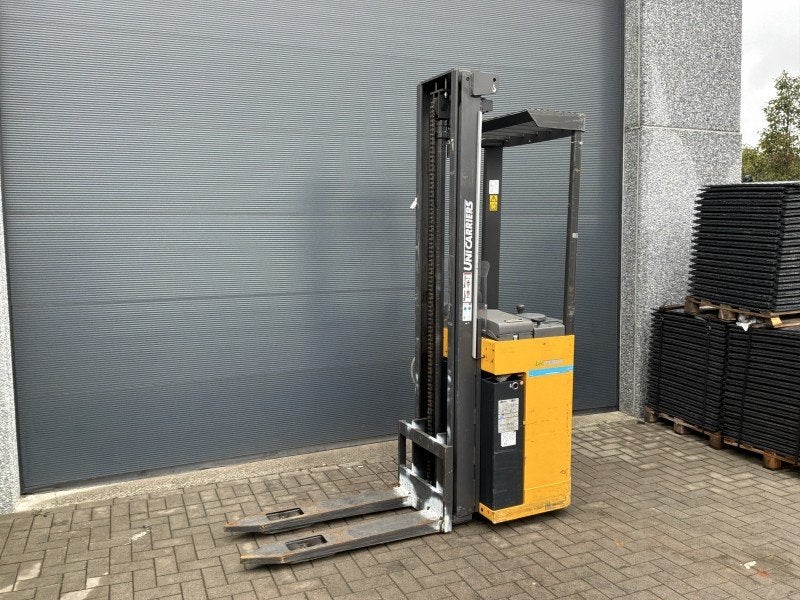 Chariot à mât rétractable UNI Carriers A/160STJN420 de 20, 1000 à 2000 kg, Autre propulsion, Chariot élévateur, UNI Carriers