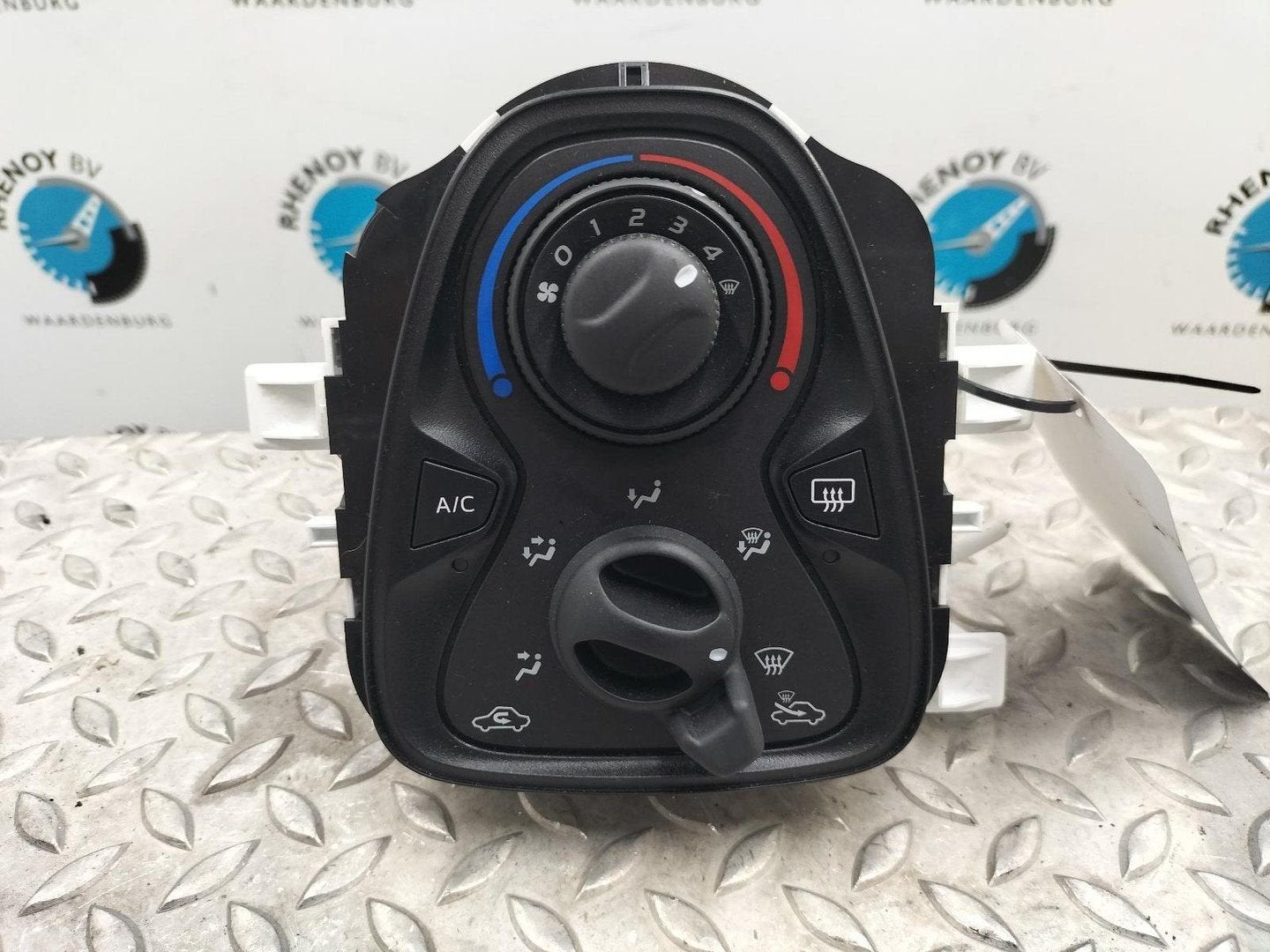 PEUGEOT 108 1.0 e-VTi Active EURO6.3 KACHEL BEDIENINGSPANEEL, Enlèvement ou Envoi, Utilisé, ARN reconnu