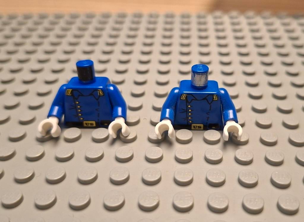 2x Torso Western Cavalry Uniform, Enlèvement ou Envoi, Comme neuf, Lego
