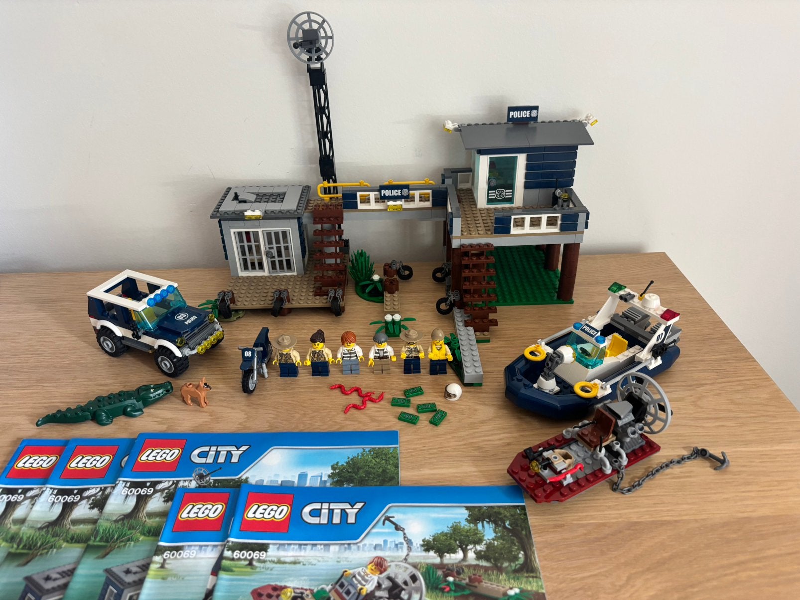Lego city  Swamp Police Station 60069, Kinderen en Baby's, City, Lego, Ophalen of Verzenden, Zo goed als nieuw