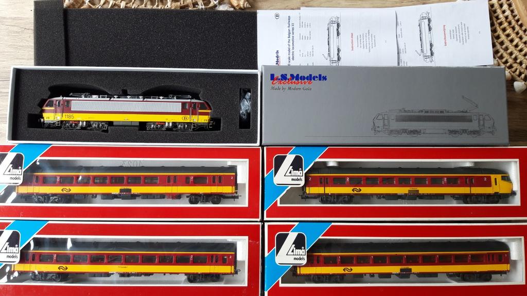 LS models 12 085 met Lima Beneluxrijtuigen, Neuf, Enlèvement ou Envoi, Courant continu, Set de Trains