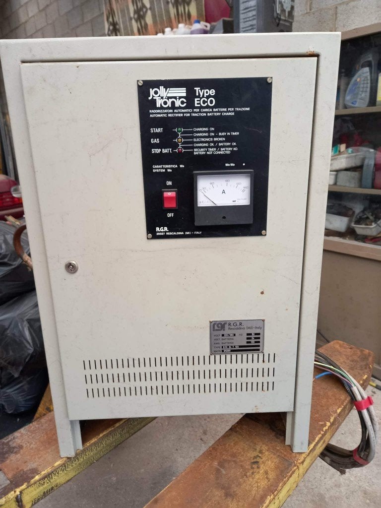 Chargeur pour chariot élévateur 24 V, Enlèvement, Chariot élévateur