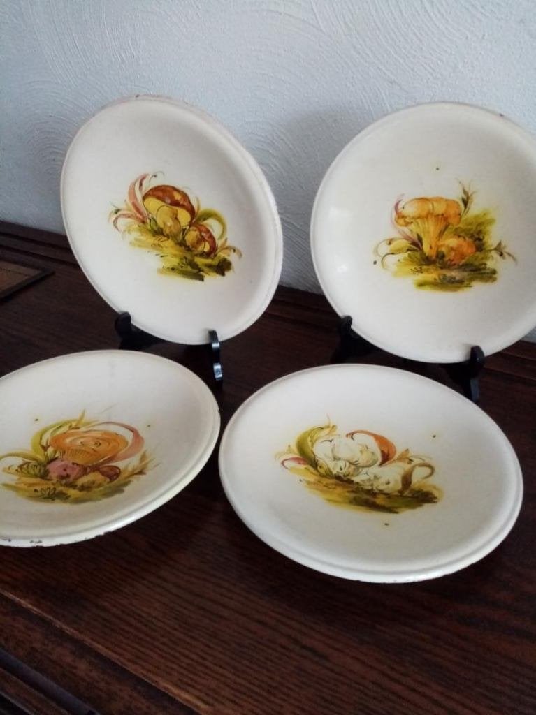 4 sierborden eetborden borden thema paddenstoelen (retro), Huis en Inrichting, Vintage, Ophalen of Verzenden, Zo goed als nieuw