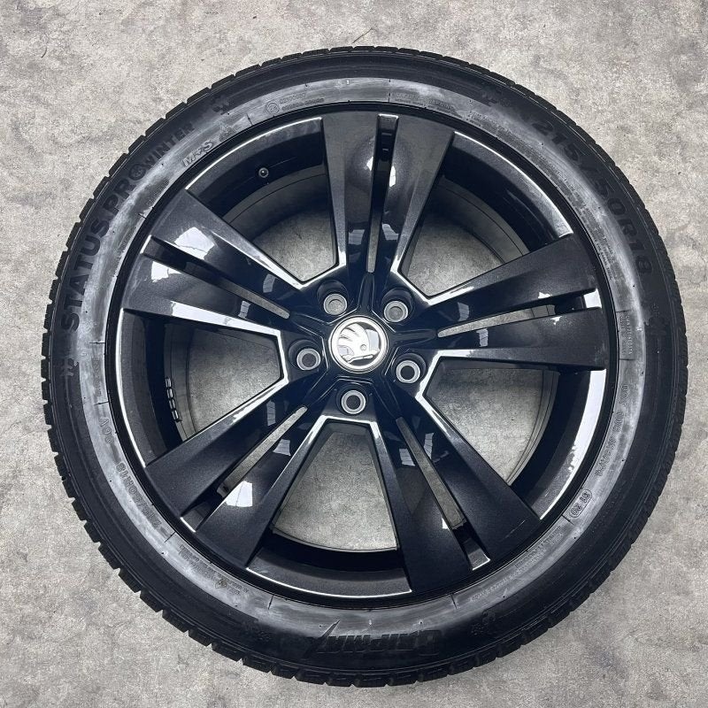 18 inch velgen + winterbanden Skoda Karoq | Superb 57A601025, Neuf, Pneus et Jantes, -, 18 pouces