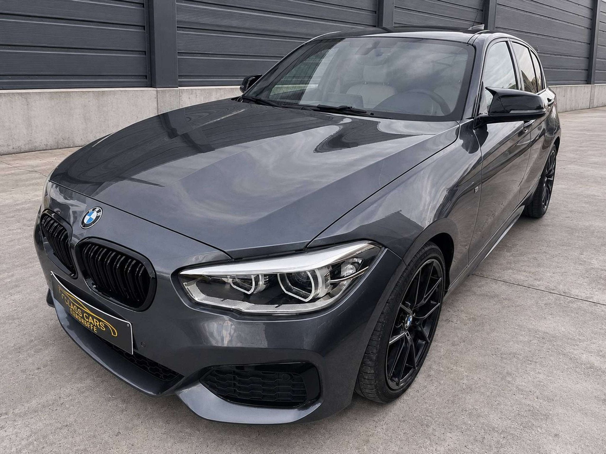 BMW 140 i M SHADOW LINE AUTO TOIT OUVRANT PDC NAVI-PRO LED E, Auto's, Automaat, 1 Reeks, Gebruikt, Bluetooth