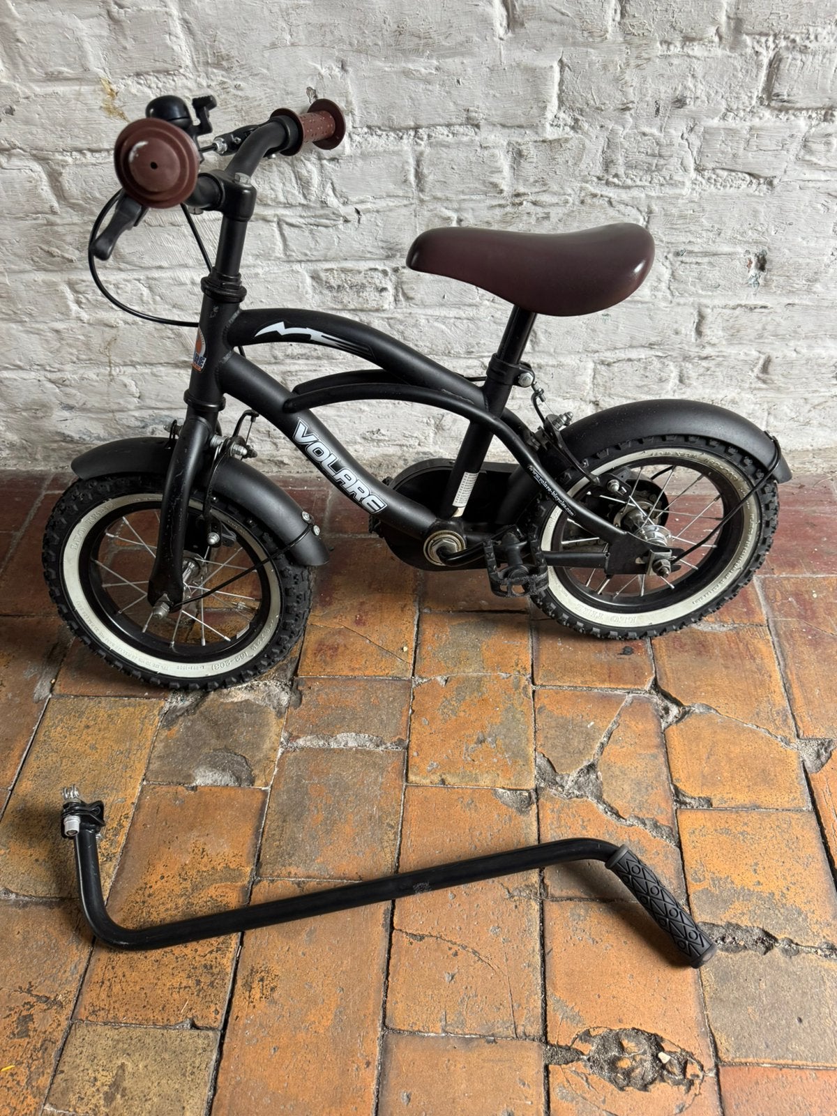Vélo VOLARE BLACK CRUISER 12 pouces état neuf., Vélos & Vélomoteurs, Enlèvement, Neuf