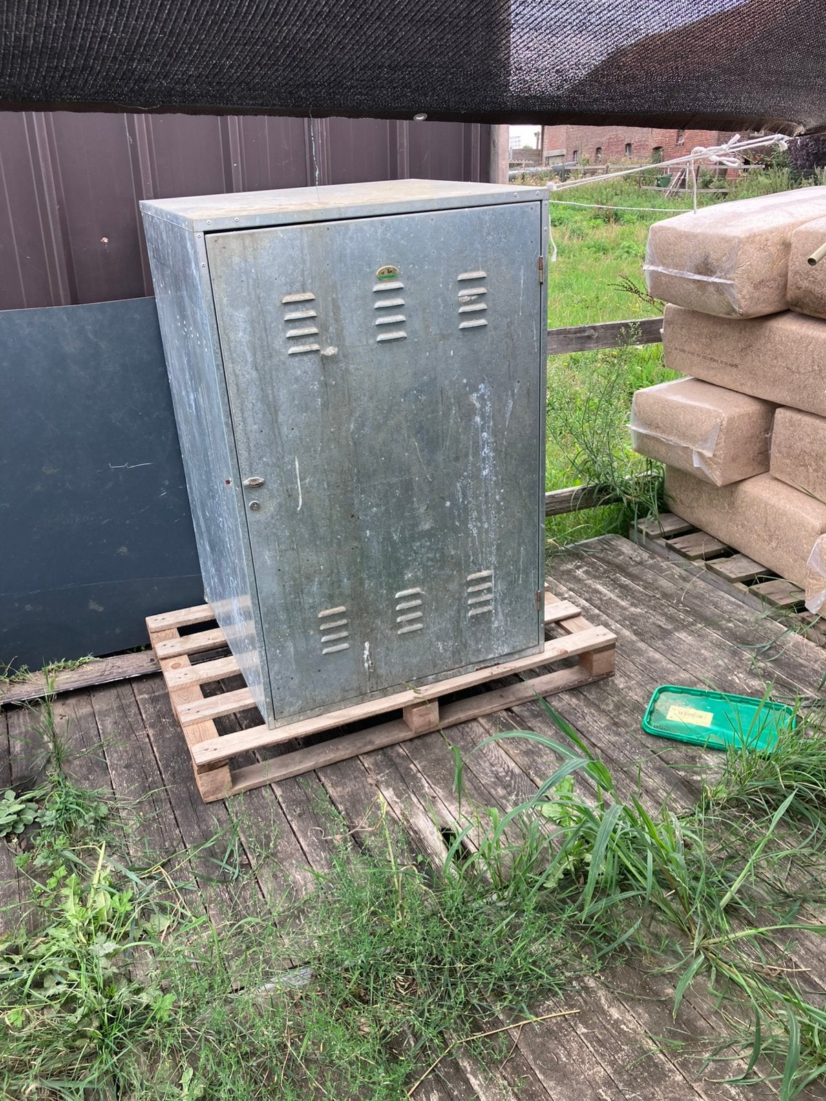 Zadelkast, Dieren en Toebehoren