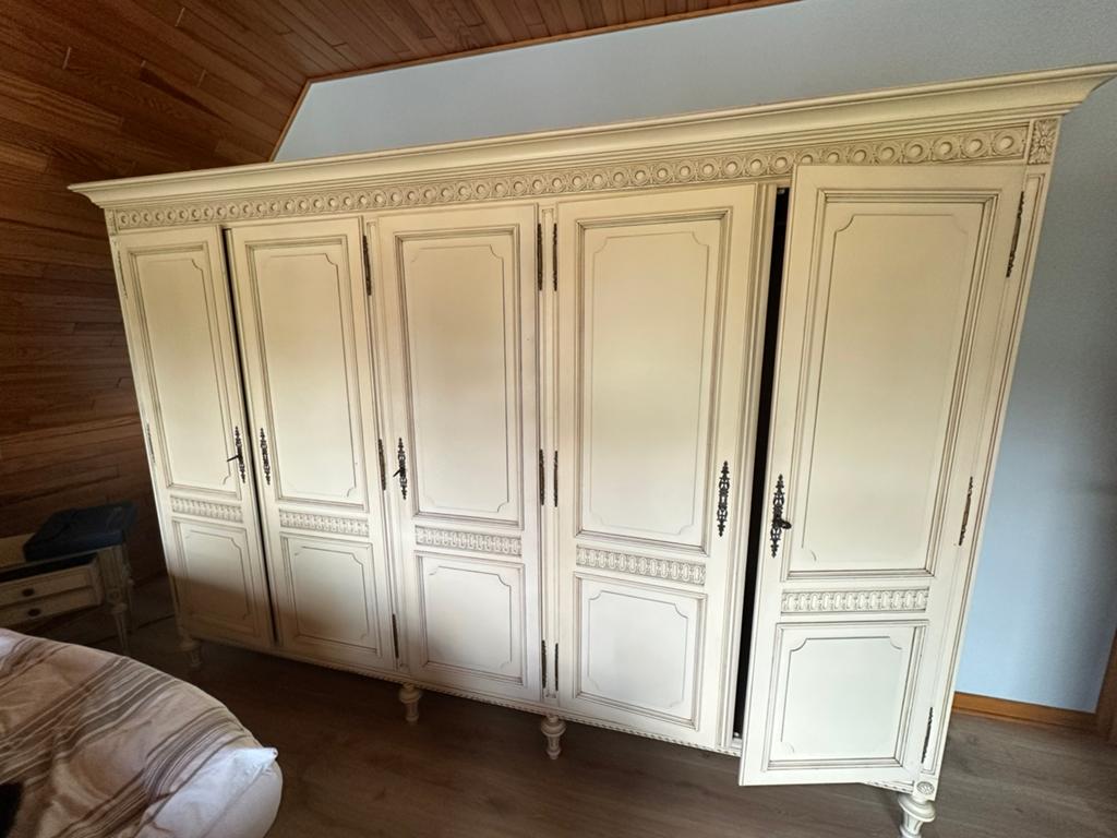 1 Kast - 1 dressoir - 2 nachttafeltjes, Antiek en Kunst, Ophalen