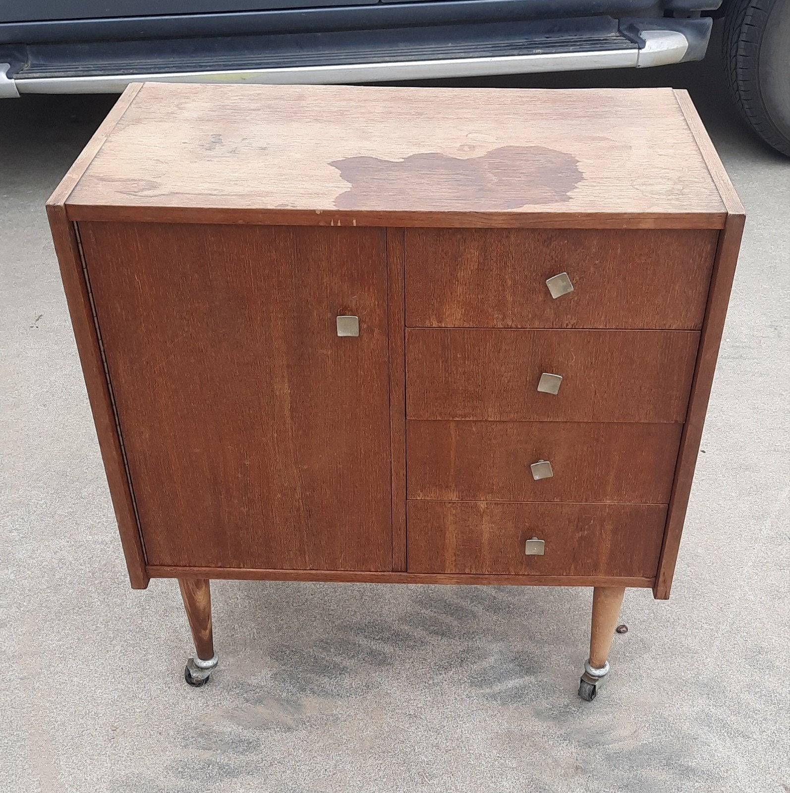 Commode vintage à  restaurer, Maison & Meubles, Armoires | Dressoirs, Enlèvement