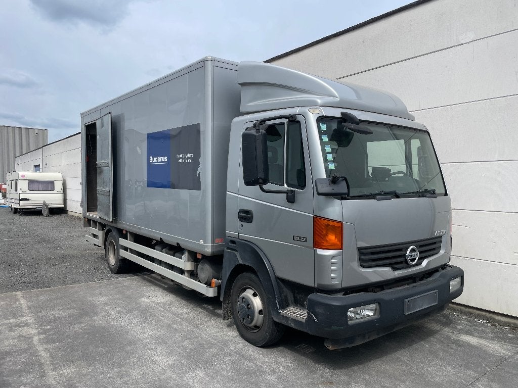 NISSAN ATLEON CAT C 9,5 TON (MOET WEG), Autres marques, Achat, 2 places, Boîte manuelle