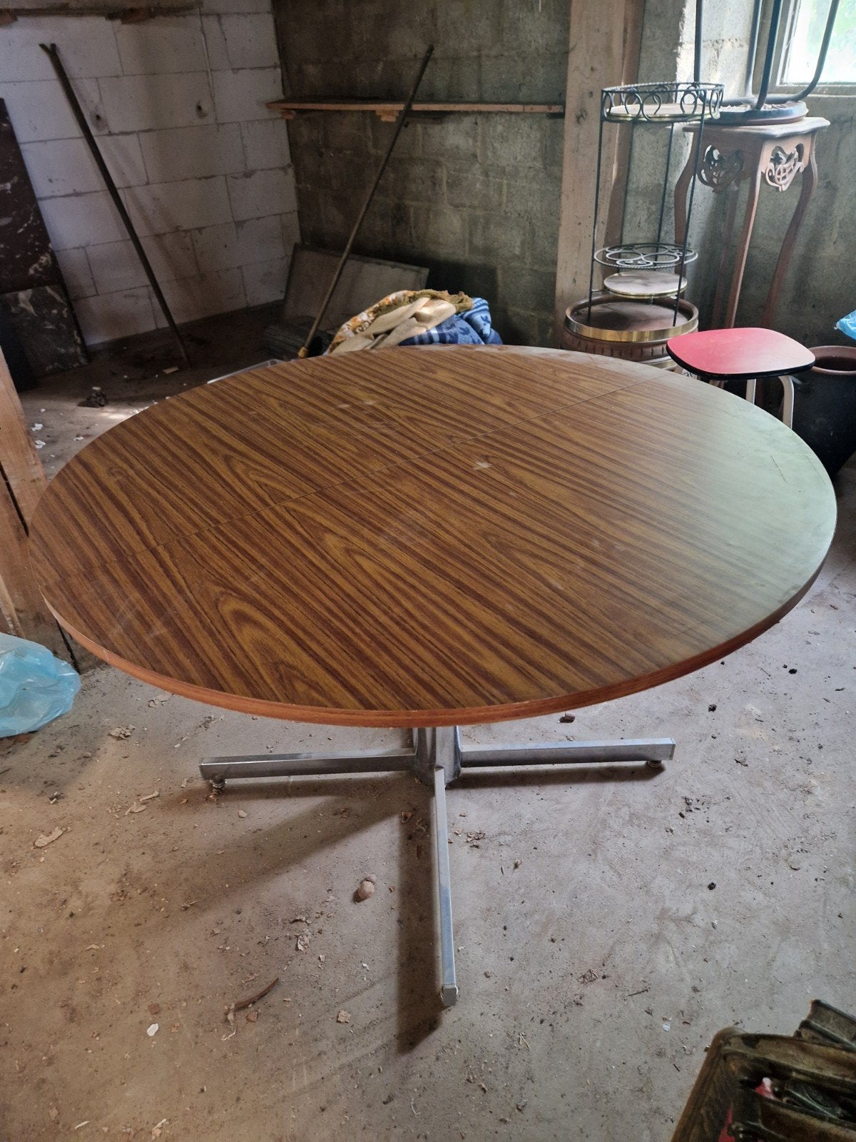 table ronde ou ovale 120 cm de diamètre avec ralonge, Enlèvement
