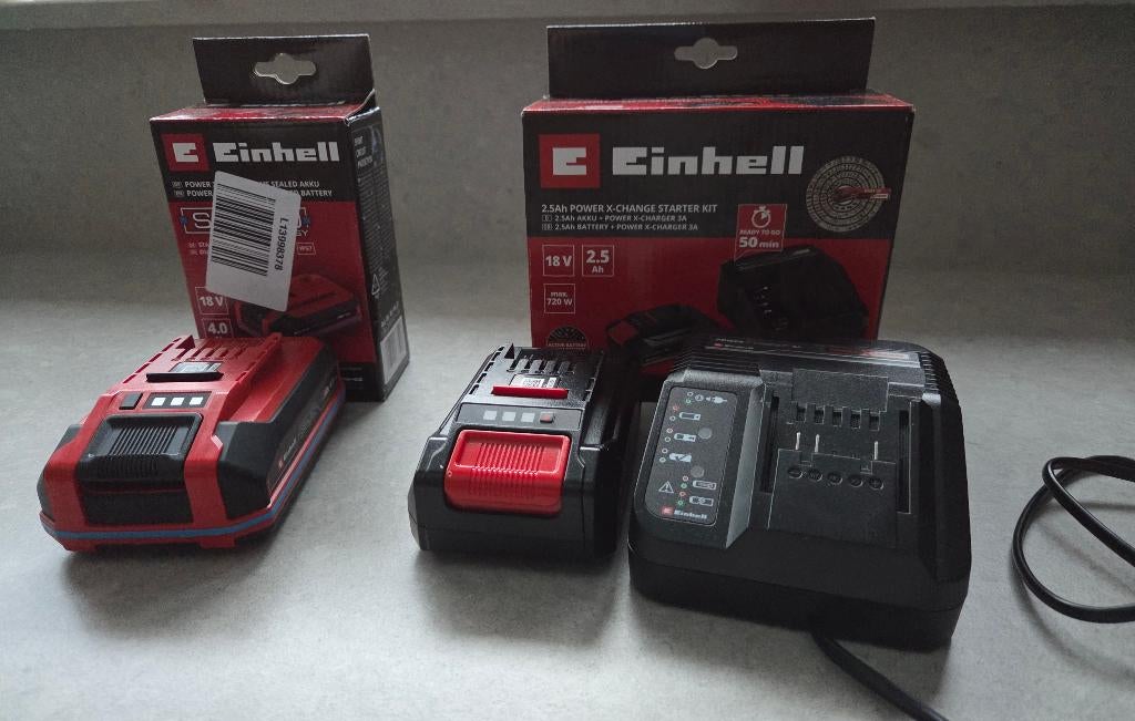 einhell oplader + 2 batterijen, Elektronische apparatuur, Ophalen, Zo goed als nieuw