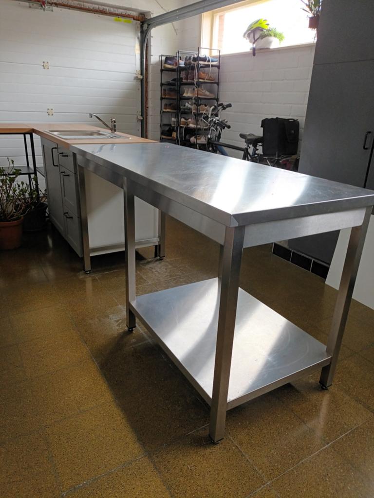 Tafel in rvs in zeer goede staat, Enlèvement