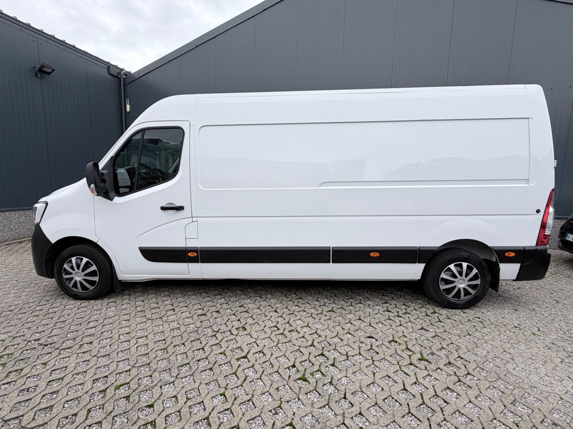Renault Master - Slechts 83000 km, Auto's, Voorwielaandrijving, Gebruikt, Euro 6, 4 cilinders