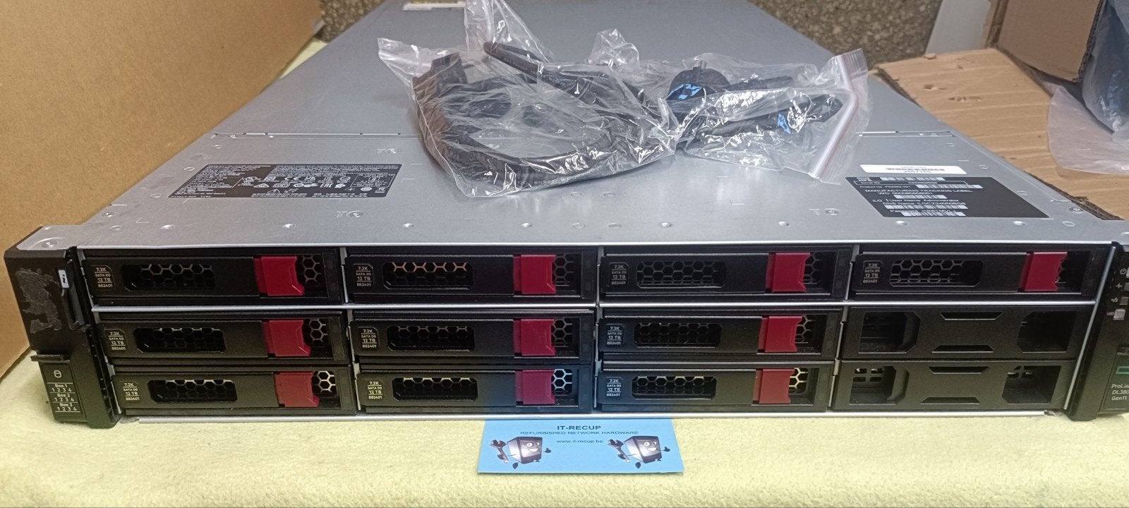 HP PROLIANT DL380 Gen11 32GB ram als nieuw, Computers en Software, 2 tot 3 Ghz, HP Zaventem, Ophalen of Verzenden, Zo goed als nieuw