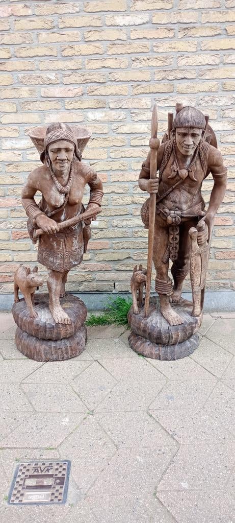 Oude houten gesculpteerde beelden jagers, Tuin en Terras, Ophalen