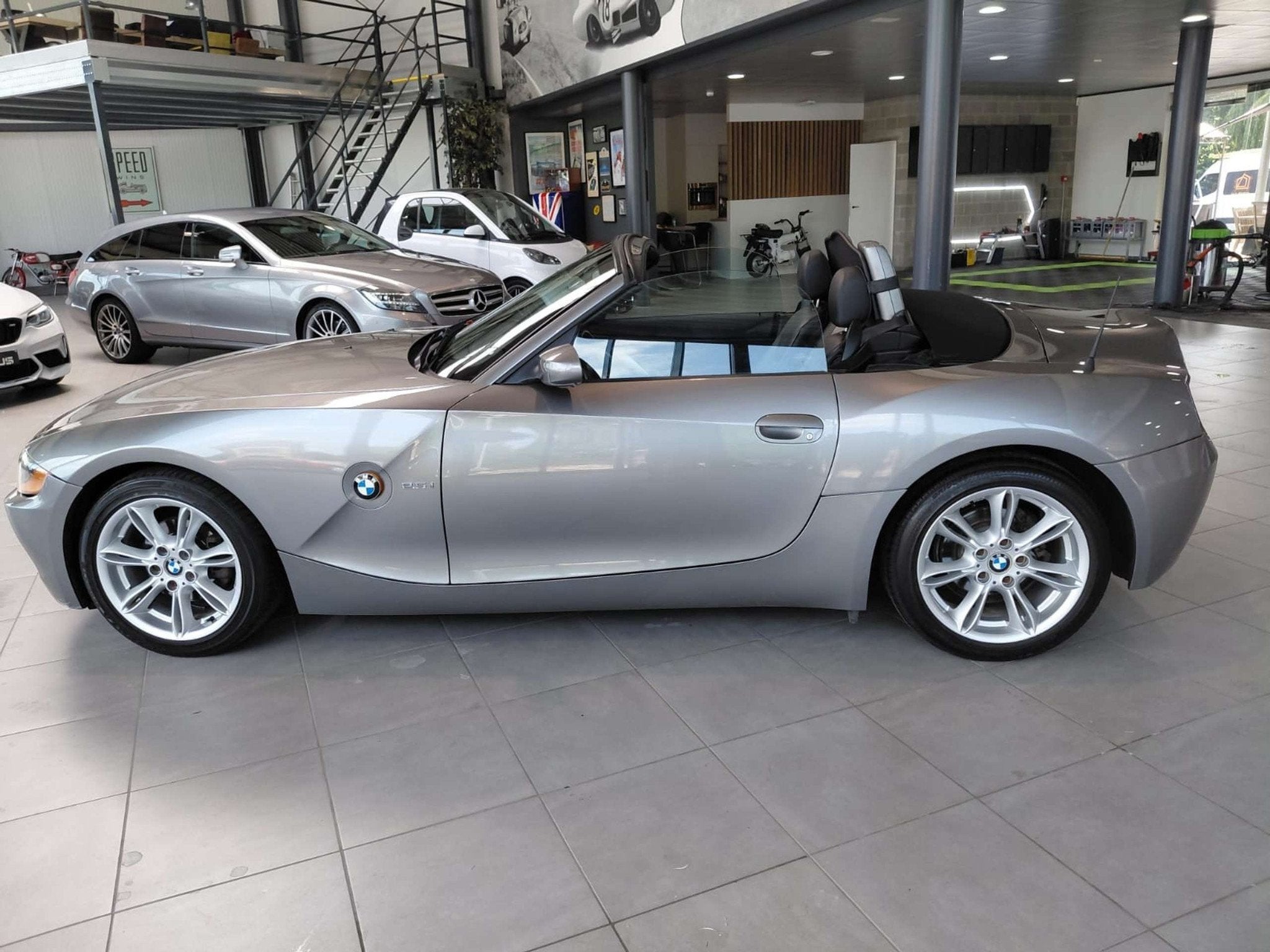 BMW Z4 Z4 2.5iA 24v Pack (bj 2004, automaat), Auto's, BMW, Automaat, Achterwielaandrijving, Gebruikt, Zwart