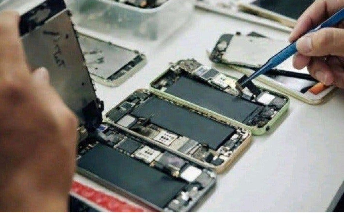 reparatie telefoons gratis, Enlèvement ou Envoi, Comme neuf
