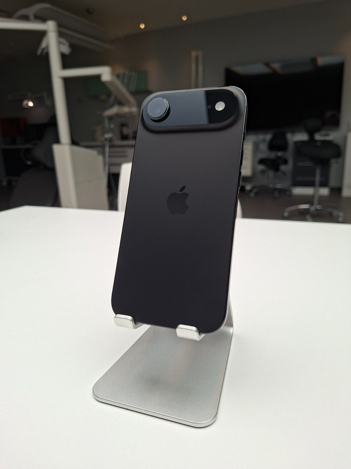 Iphone 17 Air, IPhone 17, Noir, Comme neuf, Enlèvement