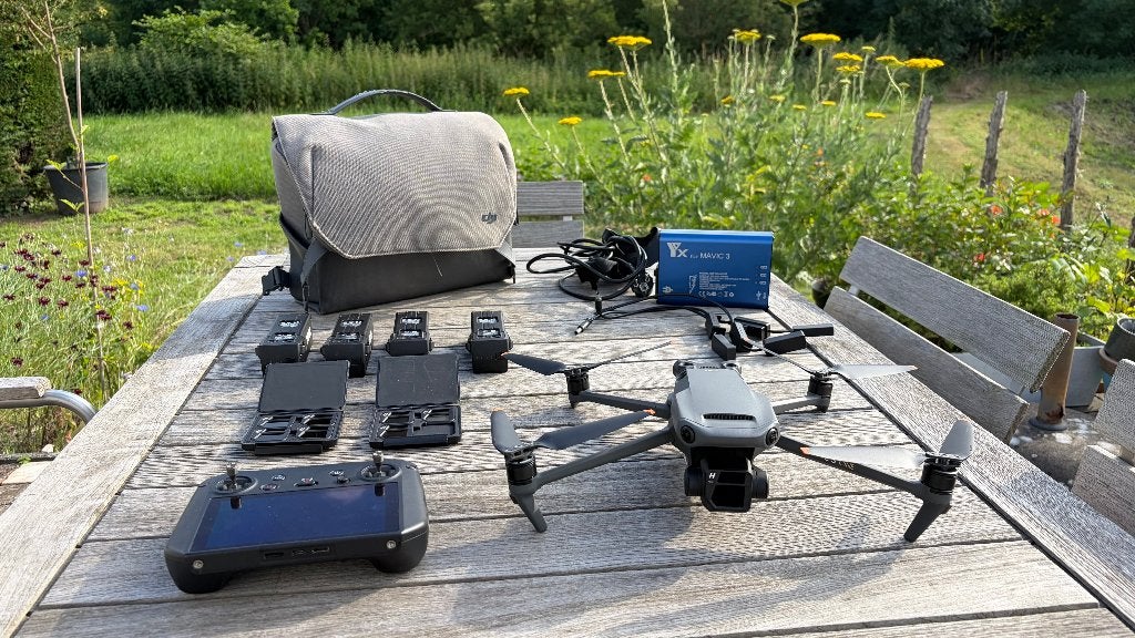 DJI Mavic 3 Cine All You Can Eat Pack, 250 tot 900 gram, Cameradrone, Ophalen of Verzenden, Zo goed als nieuw