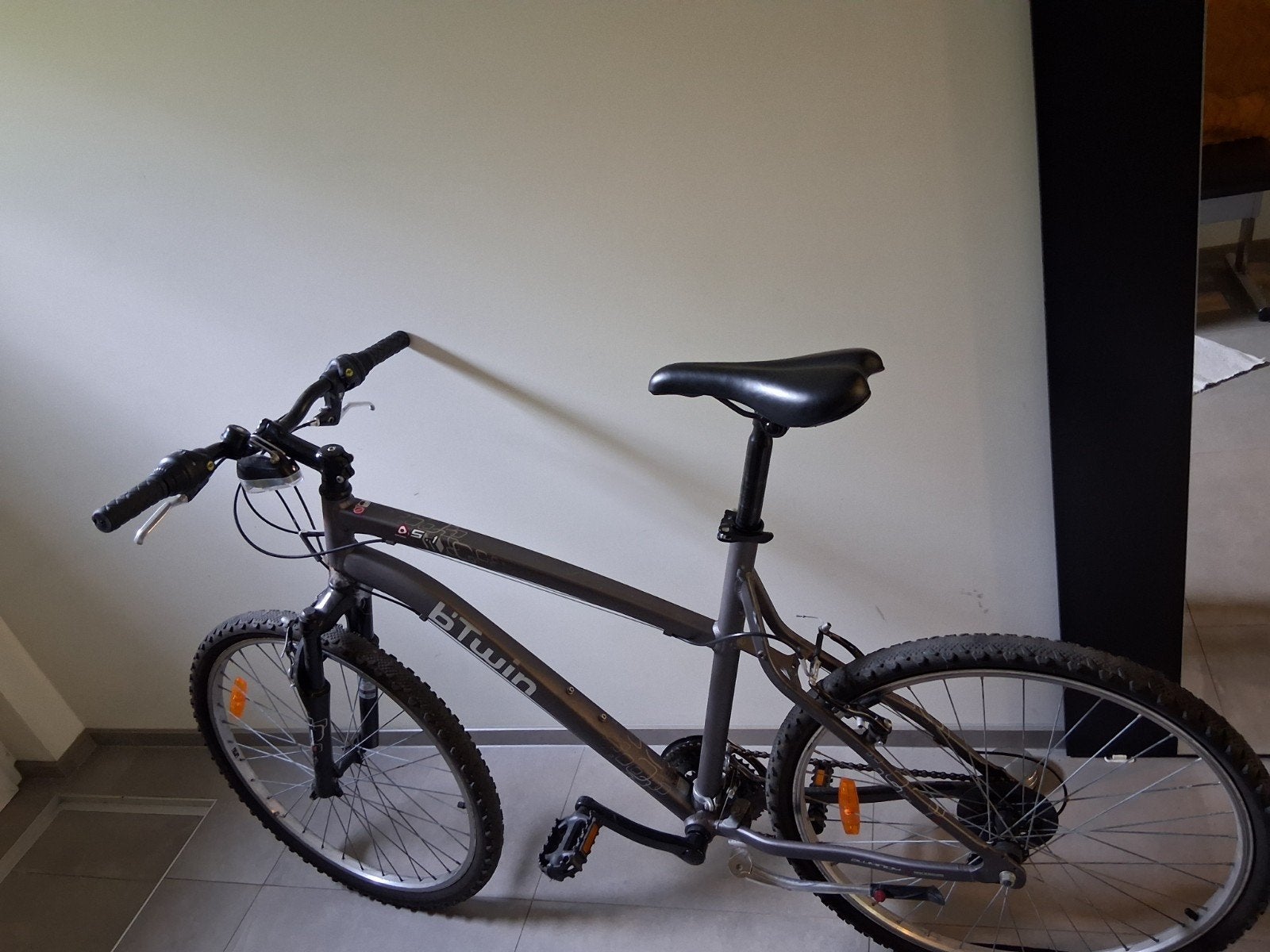 MOUNTAINBIKE ROCKRIDER 5.1. Maat L, klaar om te rollen, Ophalen, Zo goed als nieuw, Meer dan 20 versnellingen, Vering