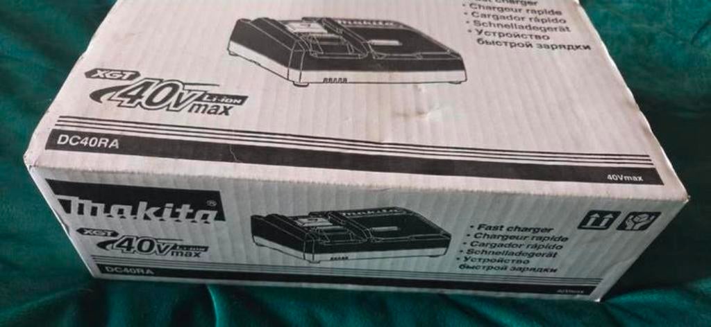 Accu lader makita 40v, Ophalen of Verzenden