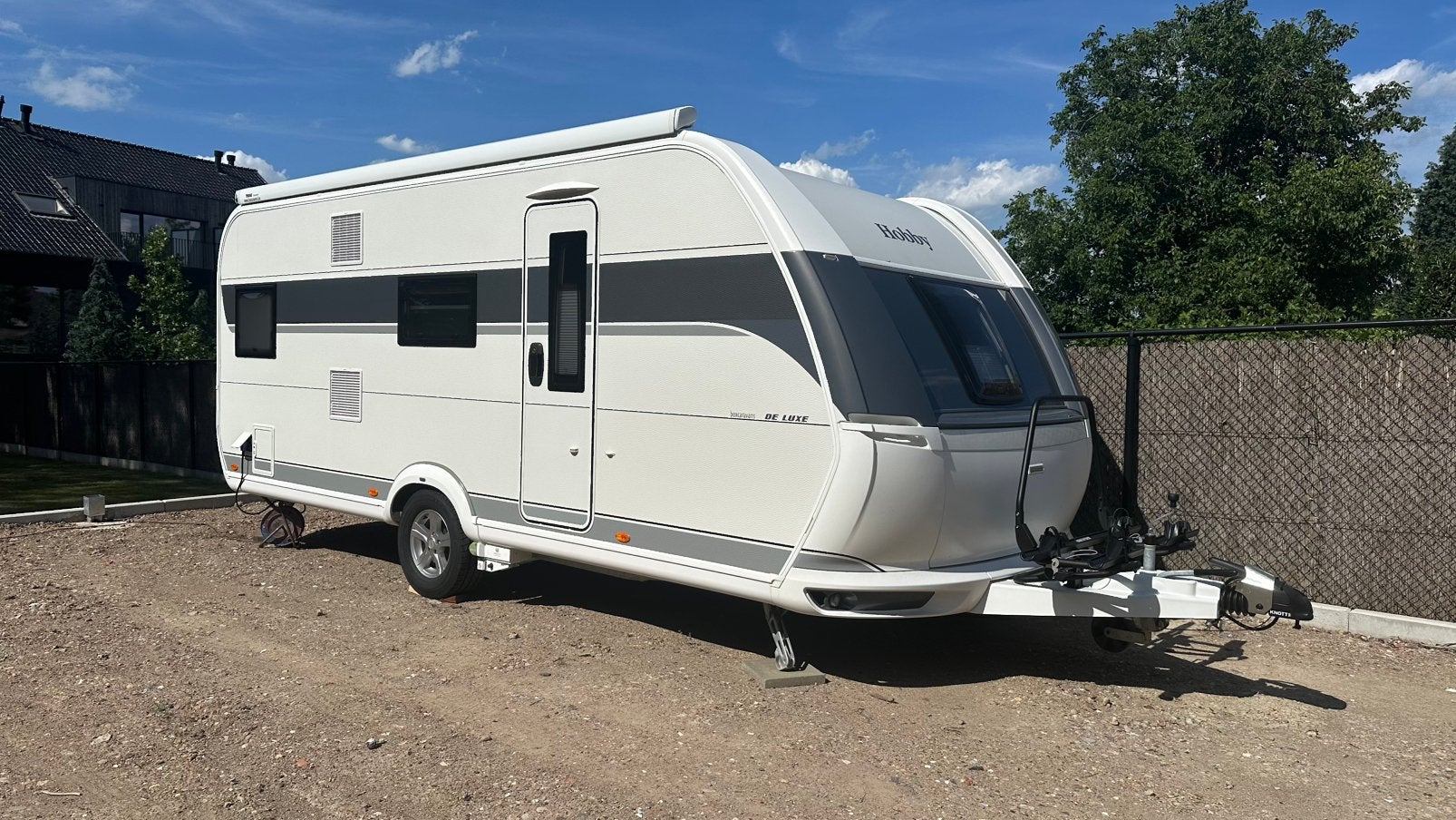 HOBBY KMF 545 De Luxe - Bouwjaar 2024 - zo goed als nieuw!, Caravans en Kamperen, Caravans, Particulier, tot en met 6, 1250 - 1500 kg