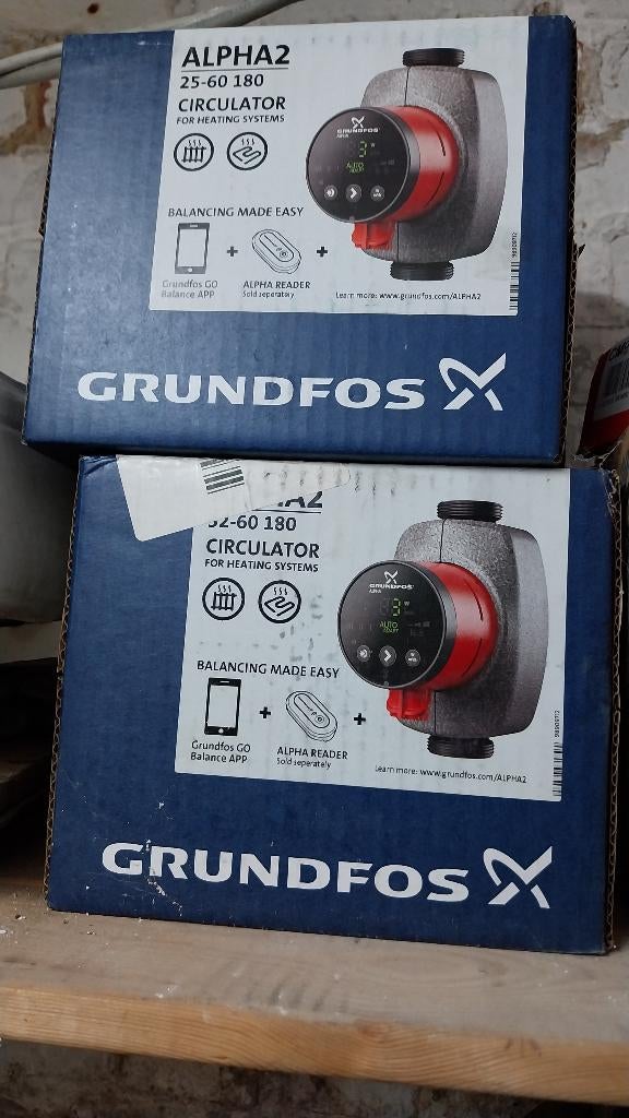 Pompe Grundfos alpha 2 25/60 et 32/60, Bricolage & Construction, Moins de 60 cm, Enlèvement, Autres types, Neuf