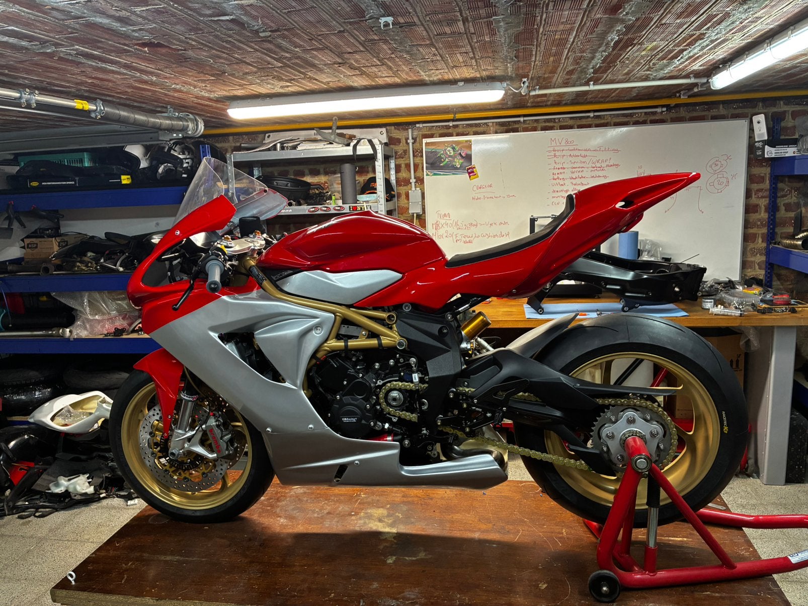 MV Agusta Superveloce (F3 Race Build) 2020 –1e Eig–Belgisch, Occasion, Plus de 35 kW, 3 cylindres, Manuelle