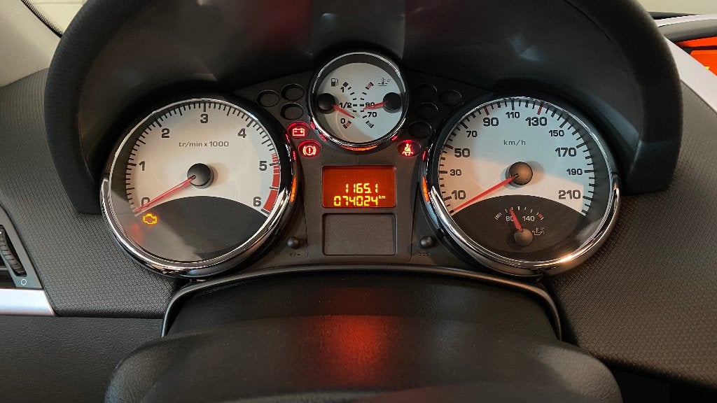 Peugeot 207CC, Auto's, Voorwielaandrijving, Zwart, Cabriolet, 1600 cc