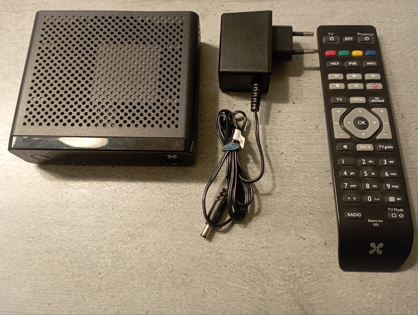 Proximus Scarlet V5 compacte tv-boxdecoder, Audio, Tv en Foto, Ophalen of Verzenden, Decoder