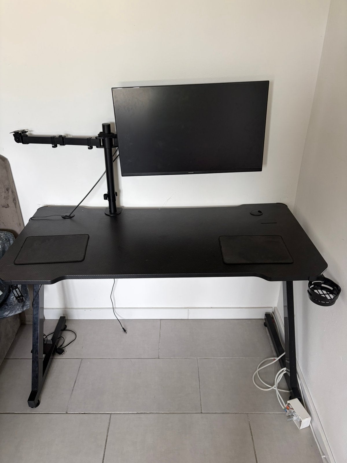 Monitor 6 maand oud met game bureu met led en touch, Huis en Inrichting, Bureaus, Ophalen of Verzenden, Zo goed als nieuw