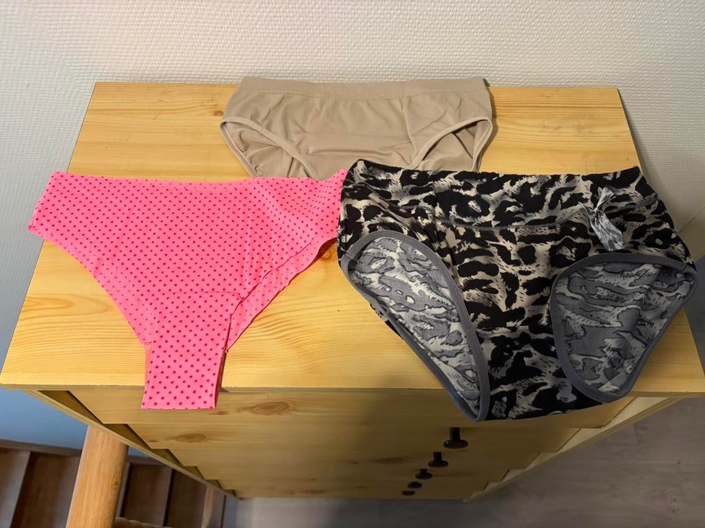 3 slips van Nana en Hunkemöller (L)., Ophalen of Verzenden, Grijs, Slip