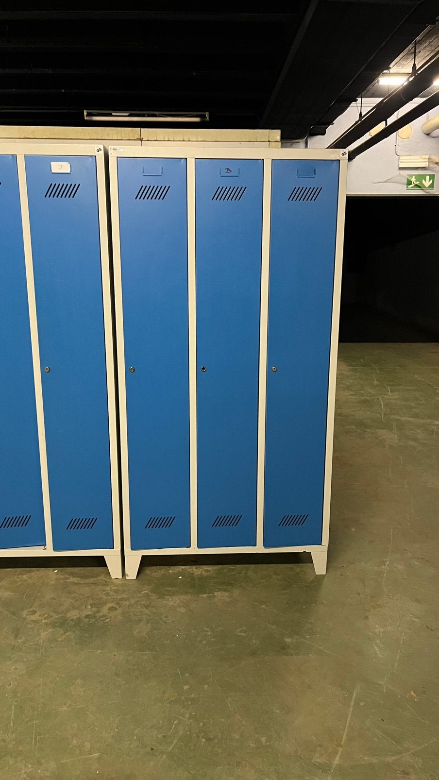 Kledinglockers in goede staat, Ophalen, Zo goed als nieuw