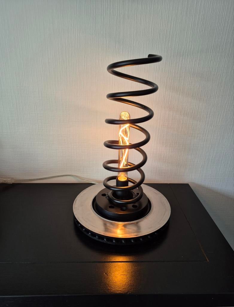 Lampe à ressort pour voiture recyclée., Enlèvement