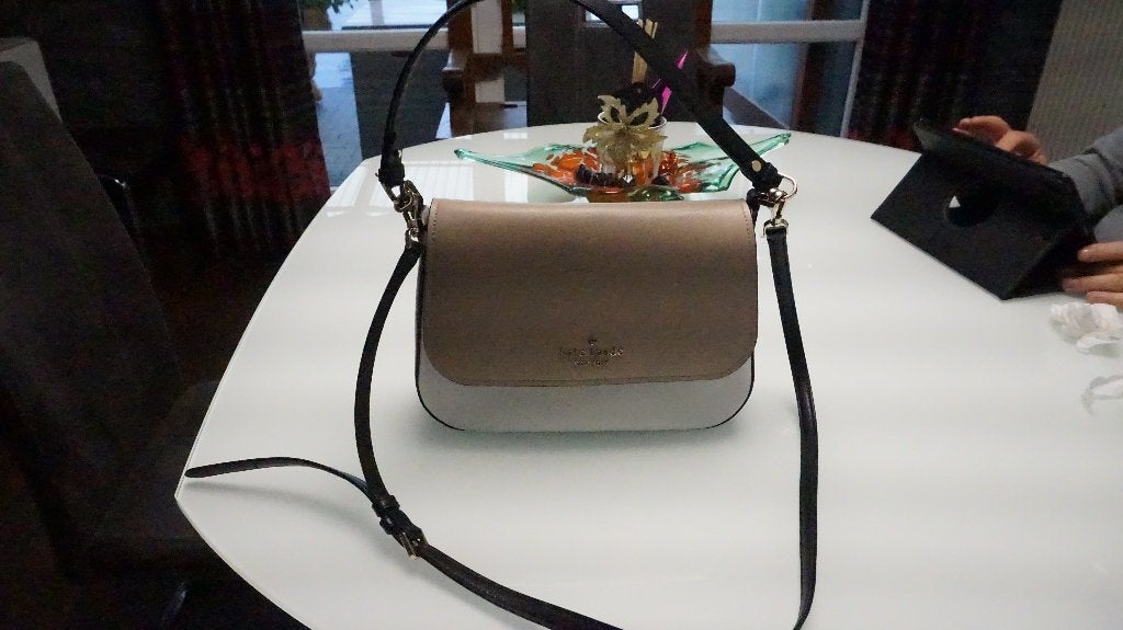 sac de cuir neuf de marque, Bijoux, Sacs & Beauté, Sacs | Sacs Femme, Enlèvement ou Envoi, Comme neuf