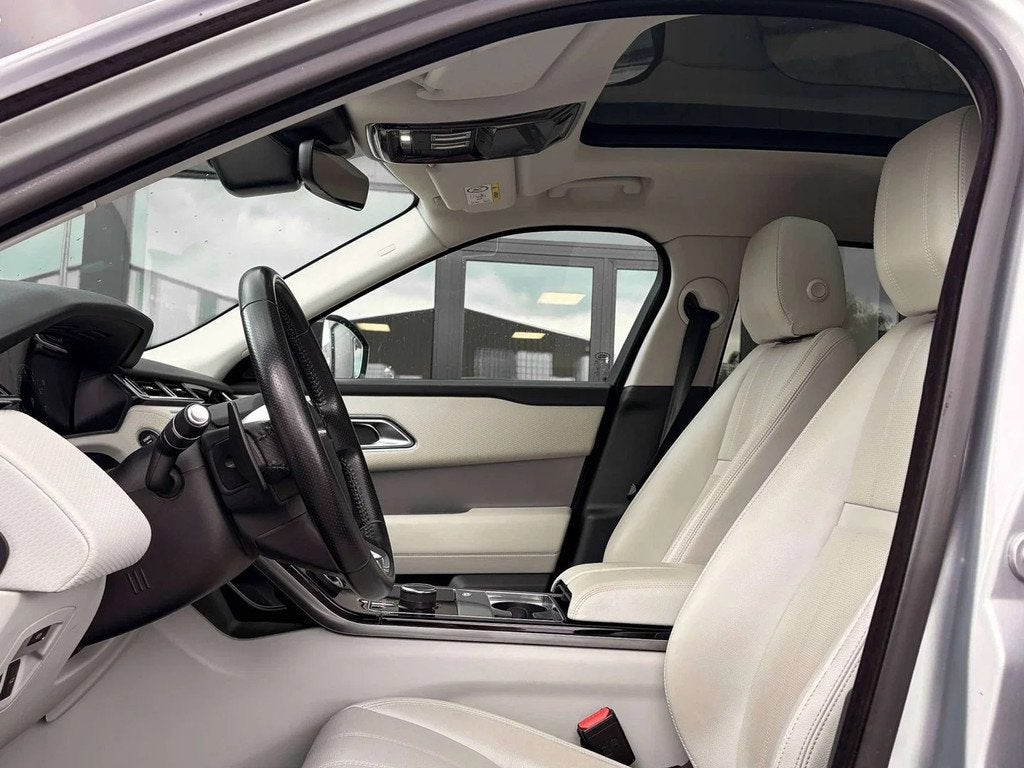 Land Rover Range Rover Velar P250 / Indus Silver / FULL / Pa, Auto's, Automaat, Gebruikt, Euro 6, 4 cilinders
