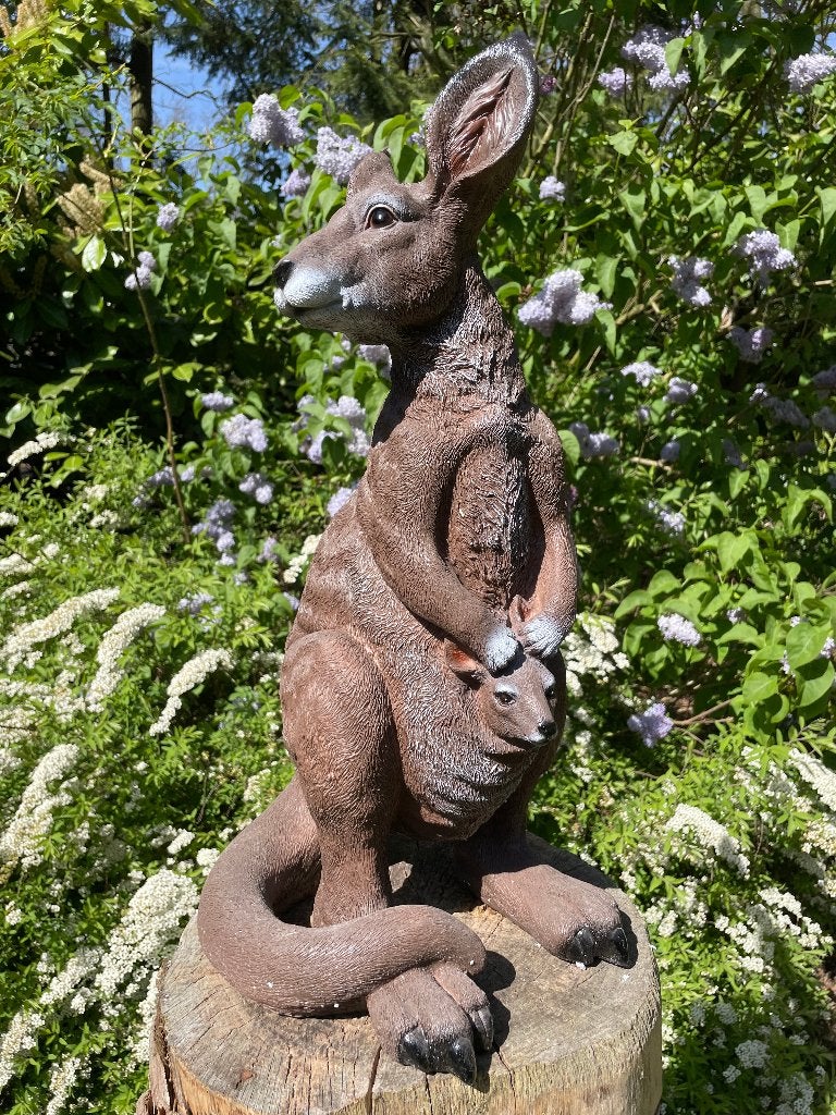 Beeld Kangoeroe tuin, vijver, boerderij, dierentuin 55cm, Tuin en Terras, Ophalen, Nieuw, Kunststof, Dierenbeeld