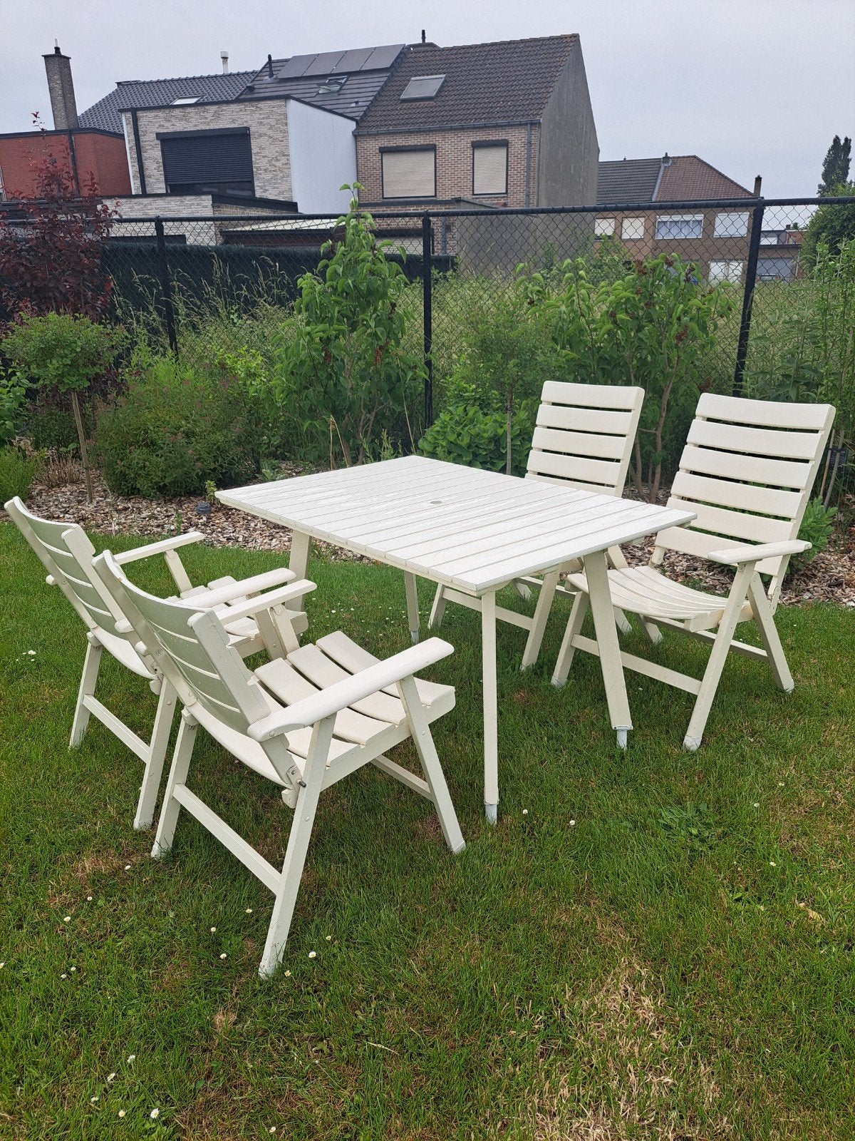Magnifique ensemble de jardin en bois blanc — Table + 4 chai, Enlèvement ou Envoi, Chaise, Salons de jardin, Comme neuf