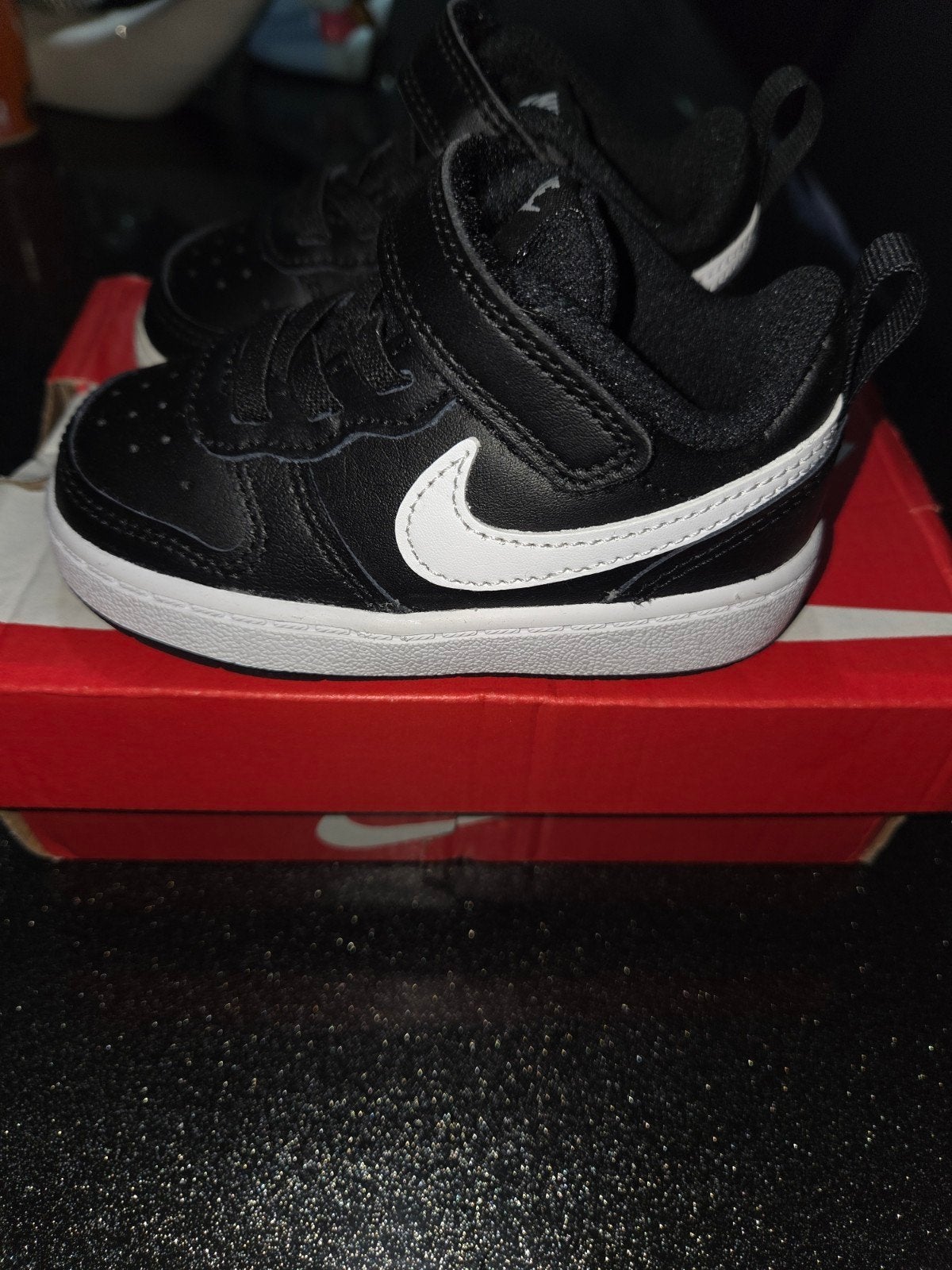 Basket nike pointure 21
25,00 €Basket nike jamais utilisé lé, Enfants & Bébés, Neuf, Garçon ou Fille, Enlèvement, Autres types